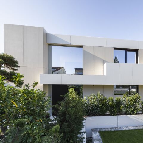 Des surfaces ultracompactes pour une architecture intemporelle