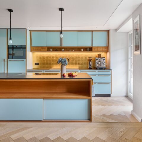 Aménagement intérieur: portes, cuisine et salle de bain