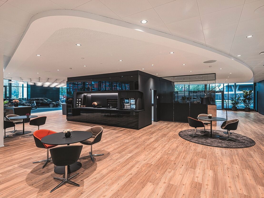 Nouvelle construction de Mercedes-Benz Automobil AG à Adliswil. Maître d'ouvrage: Merbag Immobilien AG. Nouvelle construction de Mercedes-Benz Automobil AG à Adliswil. Maître d'ouvrage: Merbag Immobilien AG.