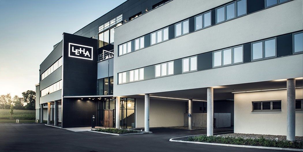 LEHA-Hauptsitz in Breitenaich, Österreich Hauptsitz der LEHA GmbH in Breitenaich, Österreich