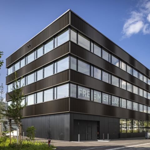 Campus Technik: Fassade in Bewegung