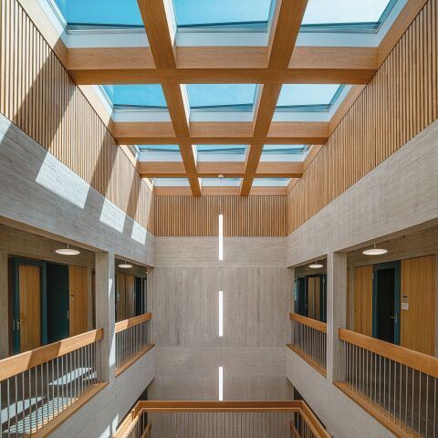 ​Et la lumière fut – des lanterneaux dans l’école de Tann