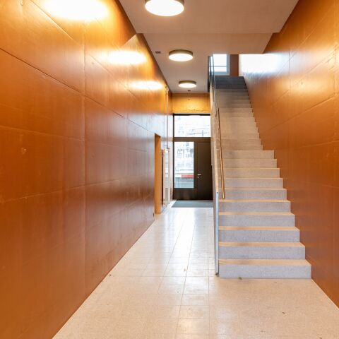 Interview: Embellir les cages d'escalier en béton