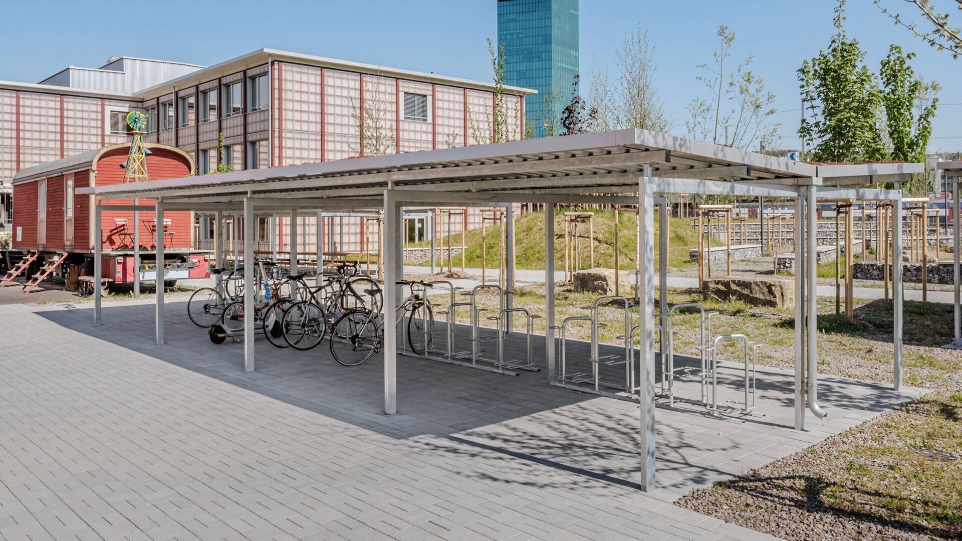 Velounterstand Techflat bei der Kantonsschule Wiedikon Velounterstand Techflat bei der Kantonsschule Wiedikon