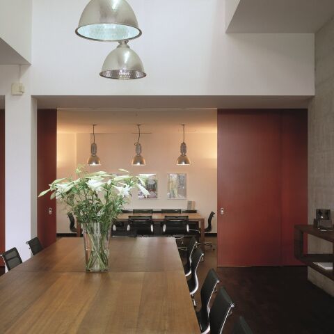 Dans le bâtiment – Solutions pour portes coulissantes en intérieur