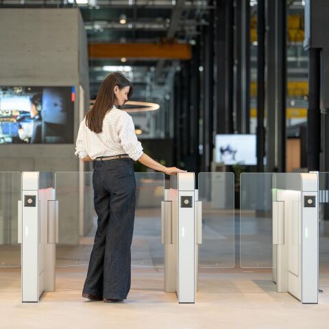 Elegante Sensorschleusen mit Biometrie