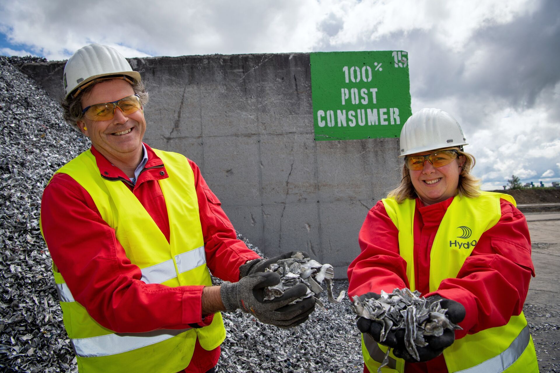 L’aluminium connaît actuellement un véritable renouveau en tant que matériau de construction, dans la mesure où, une fois recyclé, son énergie grise est aussi faible que celle du bois. L’aluminium connaît actuellement un véritable renouveau en tant que matériau de construction, dans la mesure où, une fois recyclé, son énergie grise est aussi faible que celle du bois.
