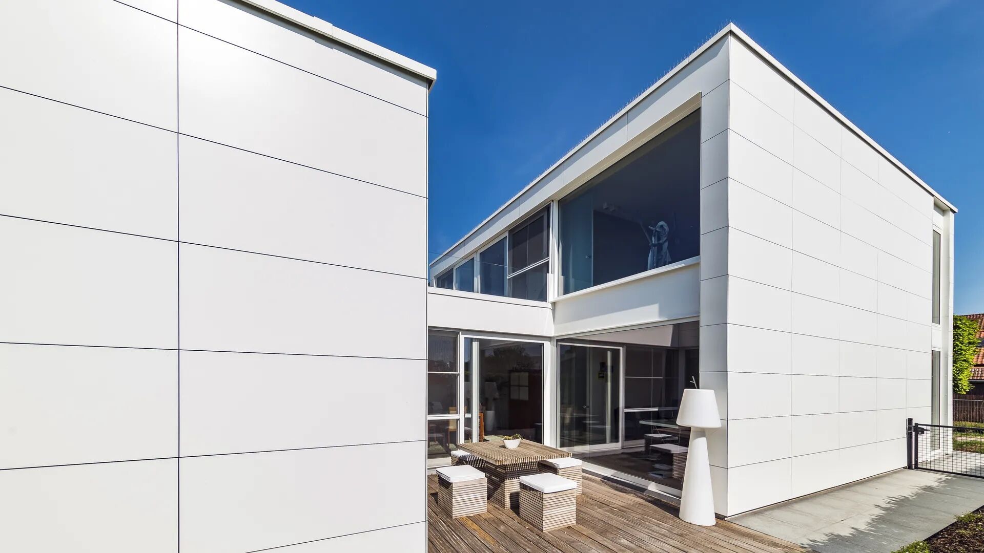 Rockpanel Fassadenplatten können auf vielfältige Weise montiert werden. Rockpanel Fassadenplatten können auf vielfältige Weise montiert werden.