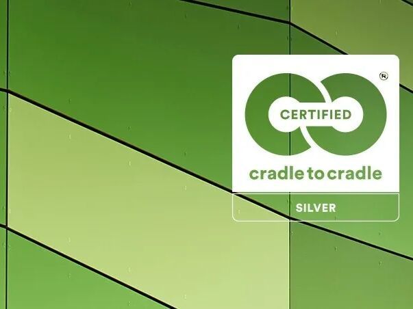 Rockpanel Colours ist ausgezeichnet mit Cradle to Cradle Certified in Silber, da die Platten sicher, kreislauffähig und verantwortungsvoll hergestellt werden. Rockpanel Colours ist ausgezeichnet mit Cradle to Cradle Certified in Silber, da die Platten sicher, kreislauffähig und verantwortungsvoll hergestellt werden.