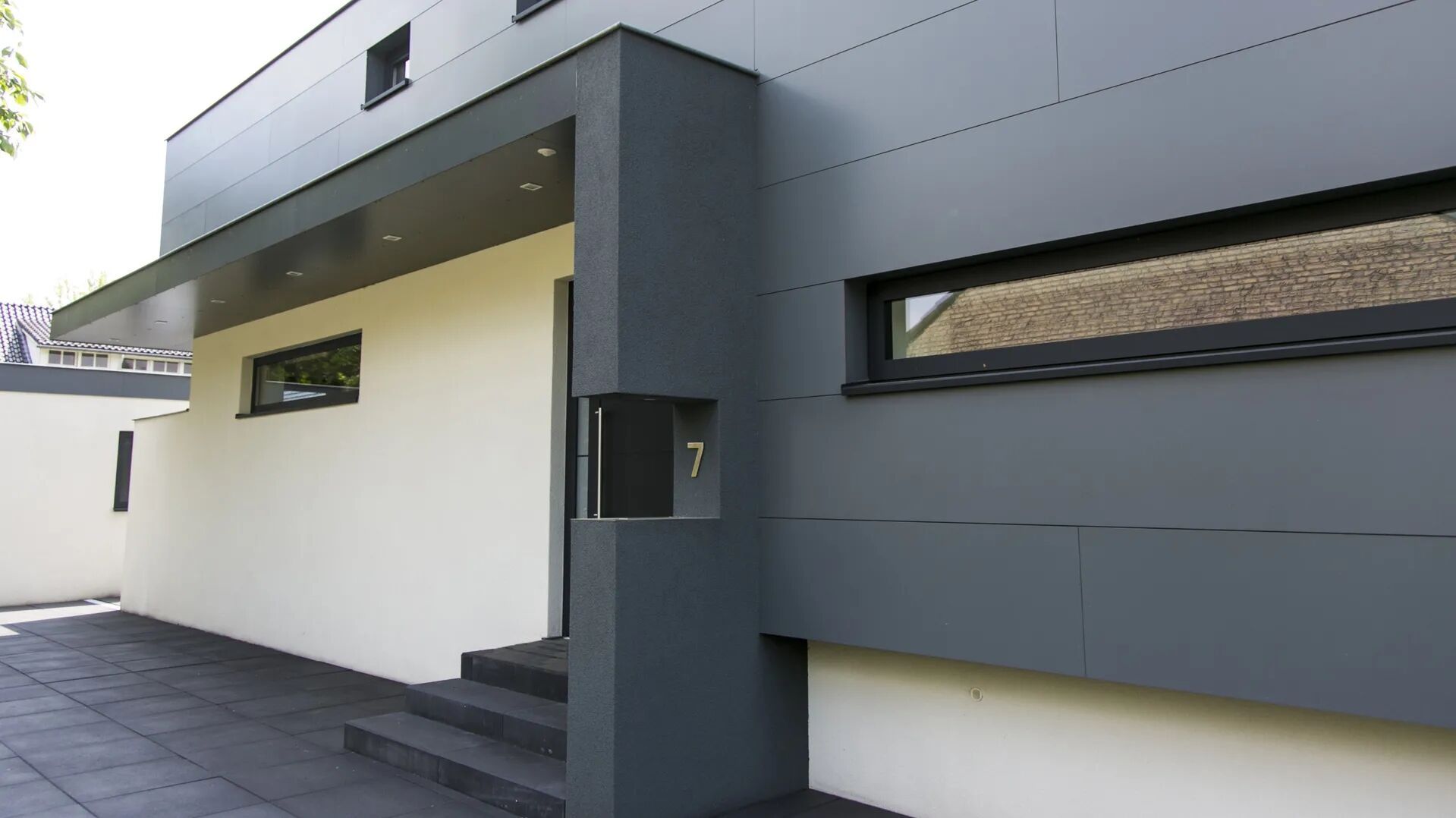 Rockpanel Profile sind in nahezu allen RAL/NCS Farben passend zum gewählten Design erhältlich. Rockpanel Profile sind in nahezu allen RAL/NCS Farben passend zum gewählten Design erhältlich.