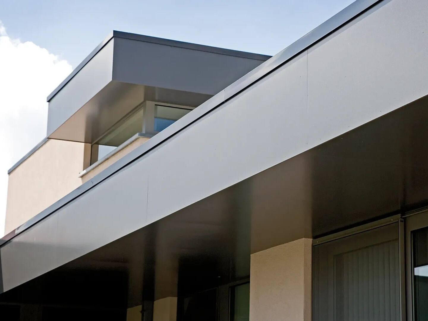 Rockpanel Uni ist Cradle to Cradle Certified Silver ausgezeichnet. Die Zertifizierung steht für Bauprodukte, die sicher, umweltfreundlich und verantwortungsvoll hergestellt sind. Rockpanel Uni ist Cradle to Cradle Certified Silver ausgezeichnet. Die Zertifizierung steht für Bauprodukte, die sicher, umweltfreundlich und verantwortungsvoll hergestellt sind.