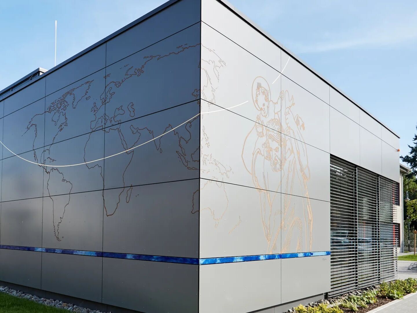 Rockpanel Metals Fassadenplatten bestehen bis zu 50% aus recyceltem Material. Rockpanel Metals Fassadenplatten bestehen bis zu 50% aus recyceltem Material.