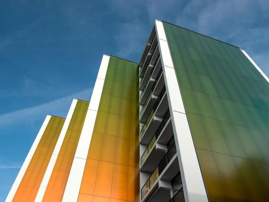 Rockpanel Profile sind in nahezu allen RAL/NCS Farben passend zum gewählten Design erhältlich. Rockpanel Profile sind in nahezu allen RAL/NCS Farben passend zum gewählten Design erhältlich.