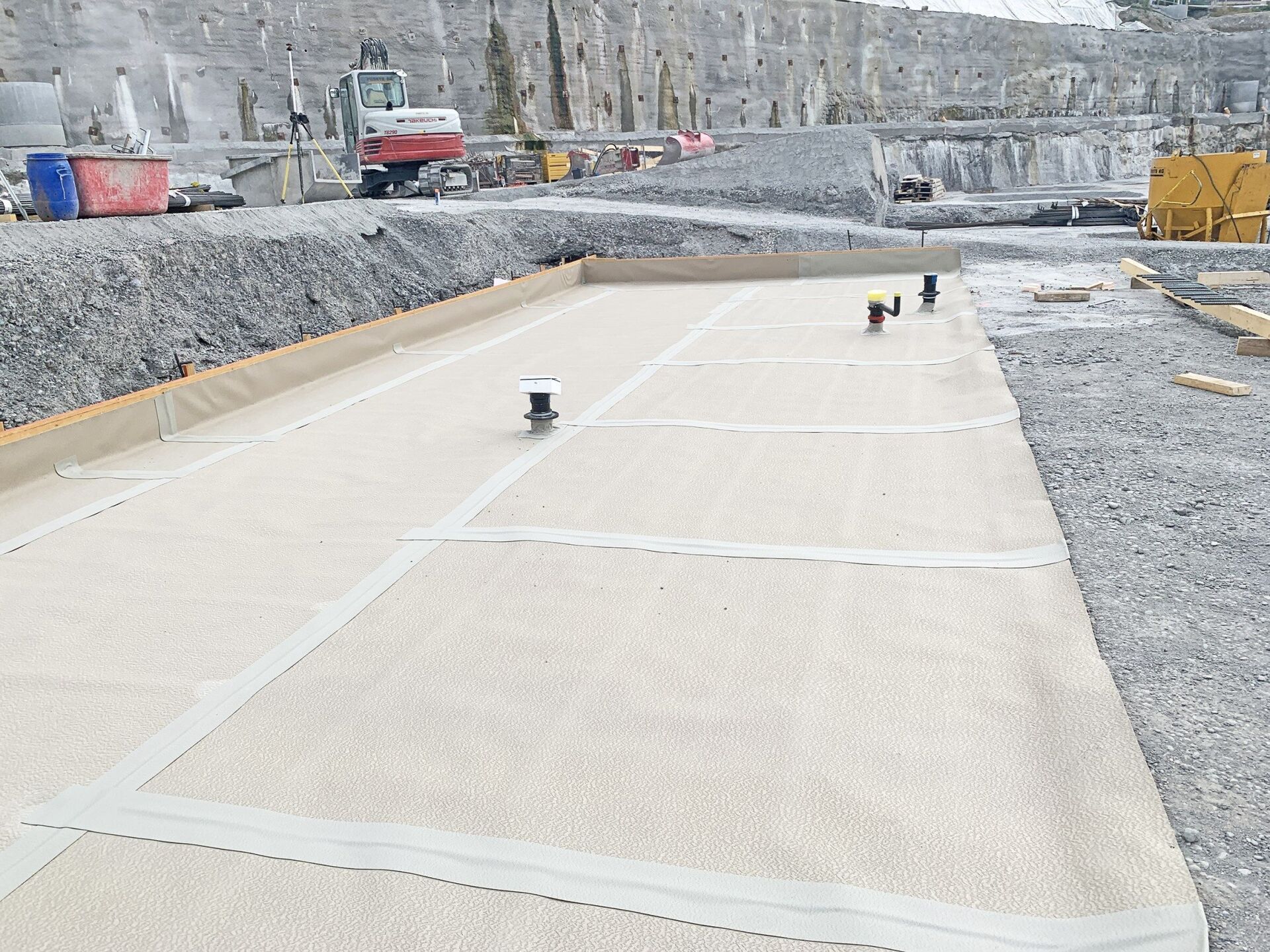 Abdichtung einer Baugrube mit «SikaProof A+» | Foto: Sika Schweiz AG Abdichtung einer Baugrube mit «SikaProof A+» | Foto: Sika Schweiz AG