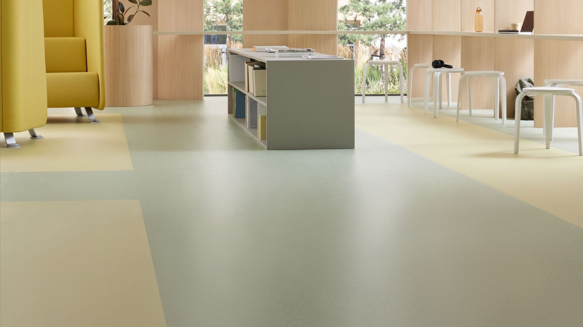 Die homogene Vinylbodenlinie Sphera ist ideal für gewerblich genutzte und öffentliche Gebäude. | Foto © Forbo Flooring Systems Die homogene Vinylbodenlinie Sphera ist ideal für gewerblich genutzte und öffentliche Gebäude. | Foto © Forbo Flooring Systems