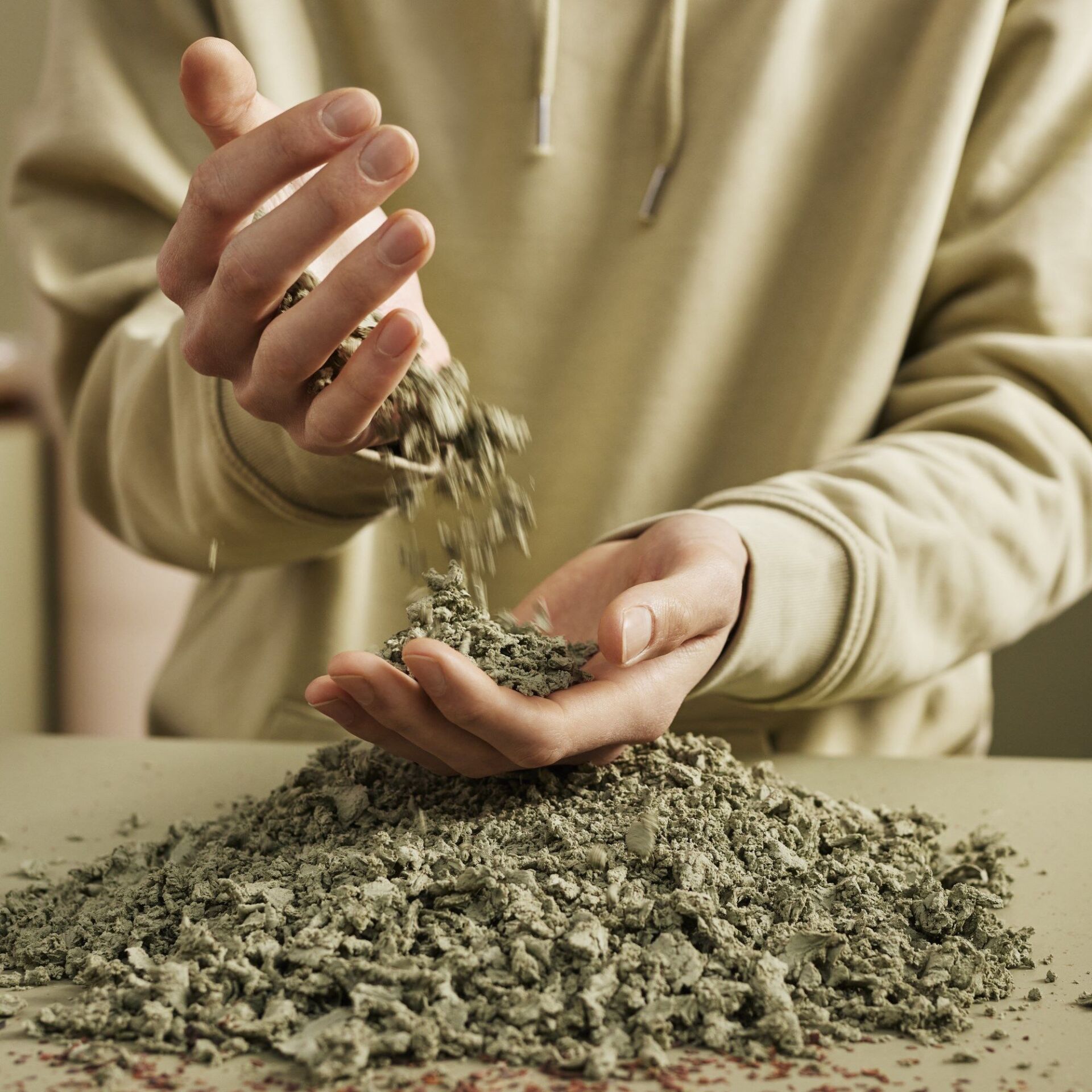 Avec jusqu’à 98 pour cent de matières premières naturelles, dont 73 pour cent se renouvellent rapidement et 43 pour cent sont recyclées, Marmoleum Cocoa est une véritable beauté naturelle. | Photo © Forbo Giubiasco SA Avec jusqu’à 98 pour cent de matières premières naturelles, dont 73 pour cent se renouvellent rapidement et 43 pour cent sont recyclées, Marmoleum Cocoa est une véritable beauté naturelle. | Photo © Forbo Giubiasco SA