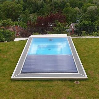 Rollladen-Abdeckung für Pools