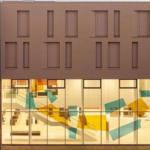 Une touche d'élégance grâce aux stores à lamelles